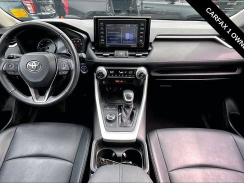 Used 2021 Toyota RAV4 XLE Premium AWD/4WD image 7