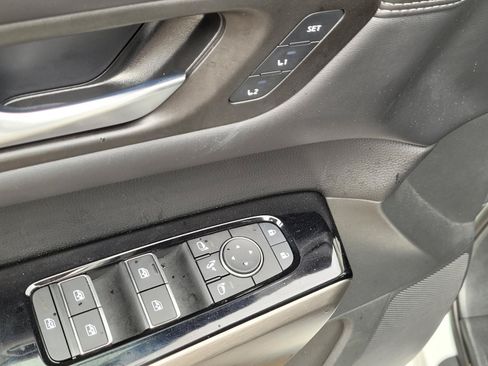 Used 2024 Nissan Pathfinder Platinum FWD image 26