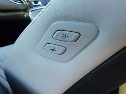 Used 2026 Genesis G70 3.3T Sport Prestige image 15