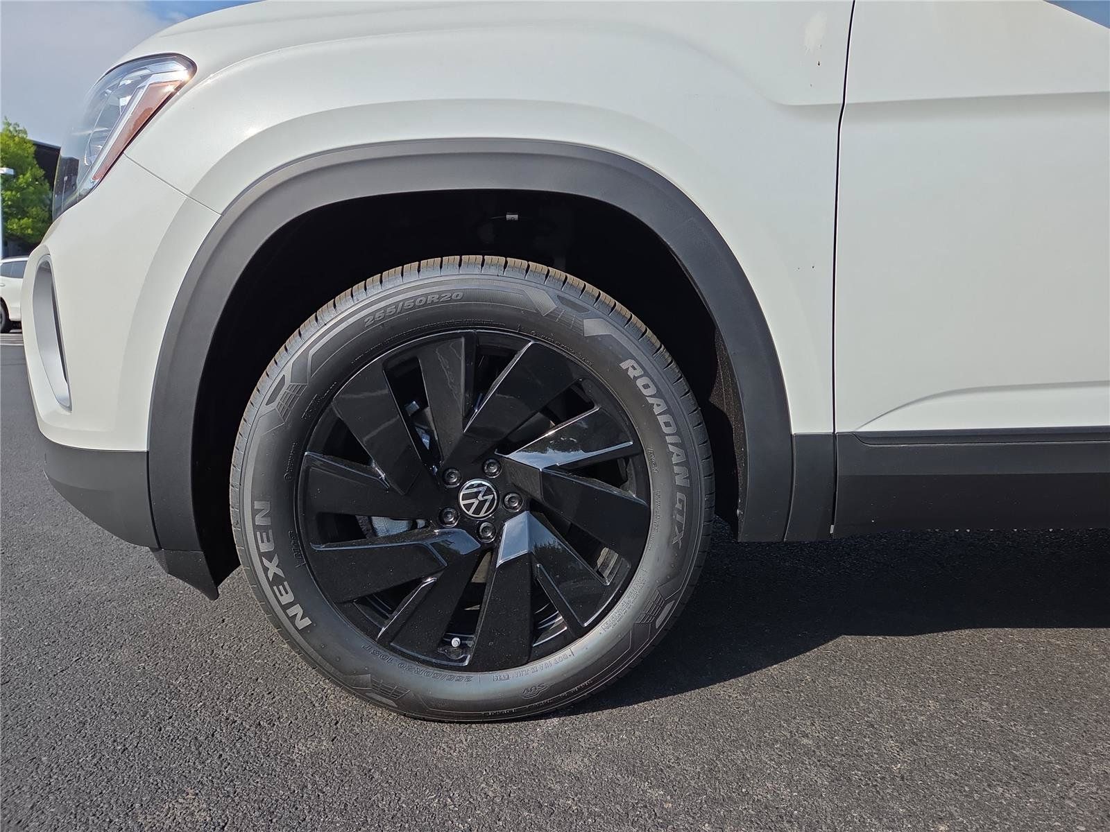 New 2026 Volkswagen Atlas SE FWD image 10