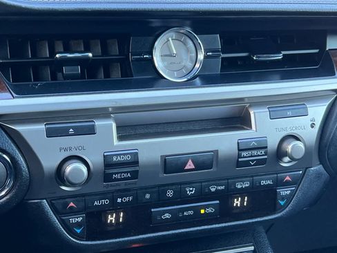 Used 2013 Lexus ES 350 image 21