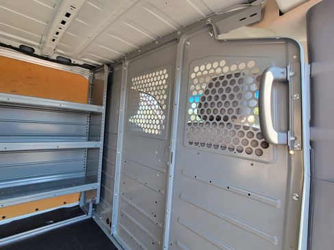 Used 2015 Nissan NV 2500 SV w/ Side & Curtain Airbag Package image 45