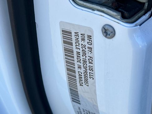 Used 2023 Chrysler Pacifica Touring-L FWD image 31