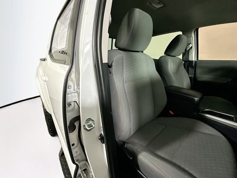 Used 2021 Toyota Tacoma TRD Off-Road image 27