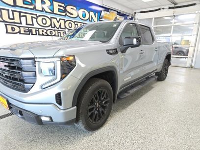 Used 2025 GMC Sierra 1500 Elevation w/ Elevation Premium Package