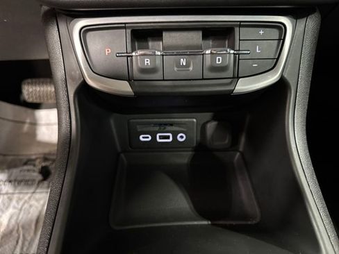 Used 2023 GMC Terrain SLT image 24