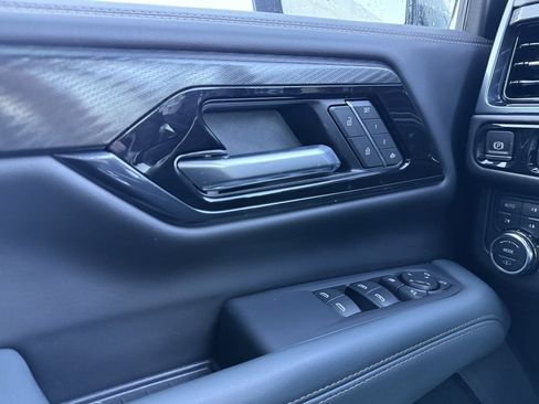 Used 2025 GMC Yukon XL AT4 w/ Premium Trailering Package image 11