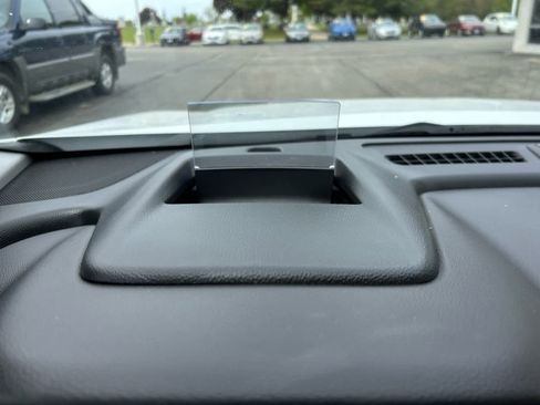 Used 2023 GMC Terrain SLT w/ Tech Package AWD/4WD image 17