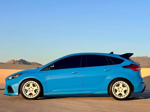 Used 2018 Ford Focus RS AWD/4WD image 2