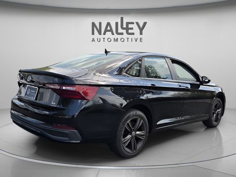 Used 2022 Volkswagen Jetta SE w/ Panoramic Sunroof Package image 6