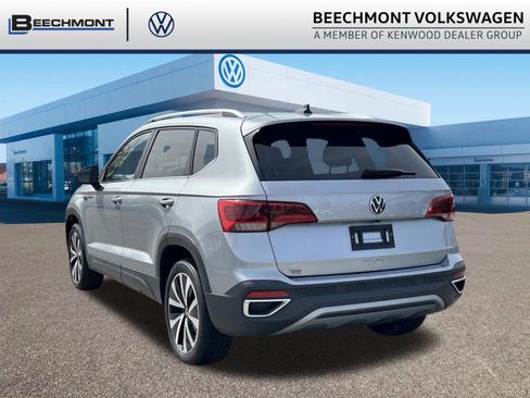 Used 2024 Volkswagen Taos SE FWD image 5