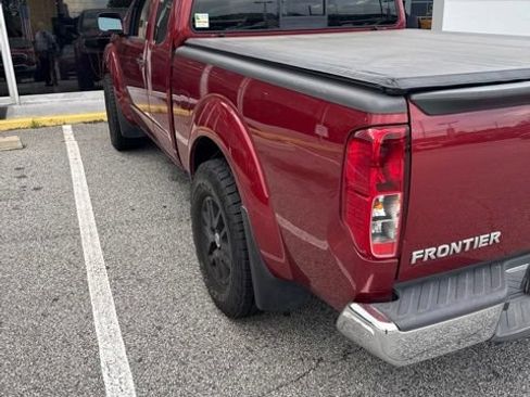 Used 2018 Nissan Frontier SV AWD/4WD image 5