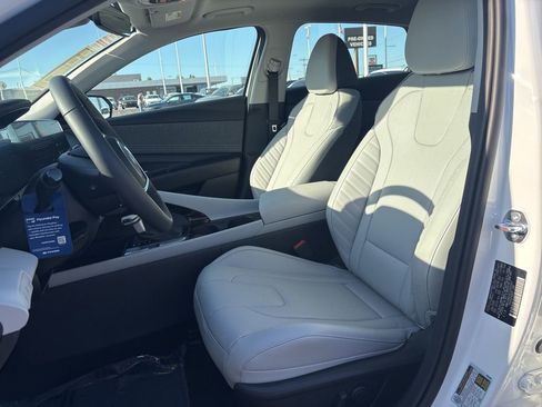 New 2026 Hyundai Elantra Limited FWD image 9