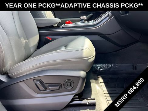 Used 2019 Audi Q8 Prestige w/ Adaptive Chassis Package AWD/4WD image 39