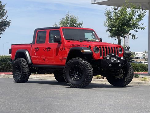 Used 2021 Jeep Gladiator Rubicon AWD/4WD image 2
