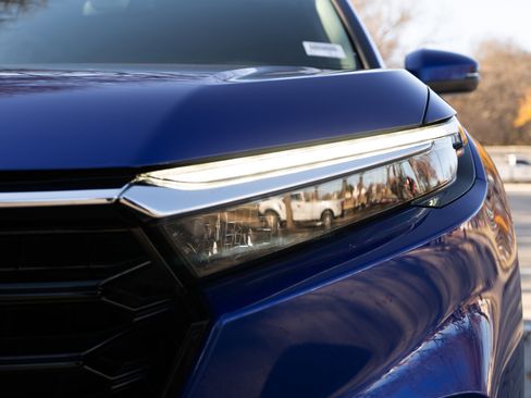 Used 2024 Honda CR-V EX image 11