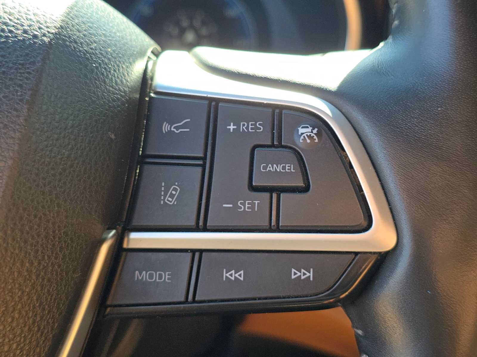Used 2023 Toyota Highlander Platinum FWD image 29