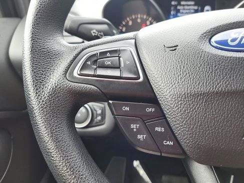 Used 2017 Ford Escape SE w/ Equipment Group 201A image 17