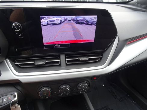 Used 2024 Chevrolet Trax RS w/ Driver Confidence Package FWD image 19