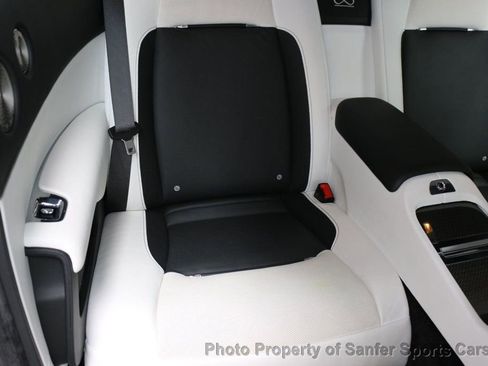 Used 2021 Rolls-Royce Wraith RWD image 34