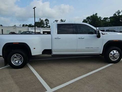 Used 2024 GMC Sierra 3500 Denali w/ Denali Reserve Package AWD/4WD image 8