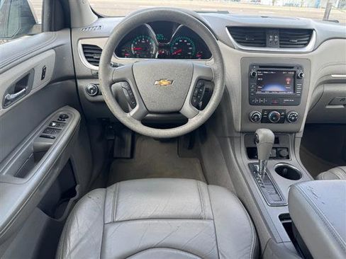 Used 2015 Chevrolet Traverse LS FWD image 10