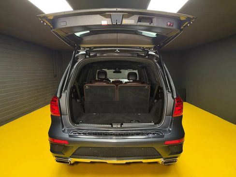 Used 2015 Mercedes-Benz GL 550 4MATIC image 13