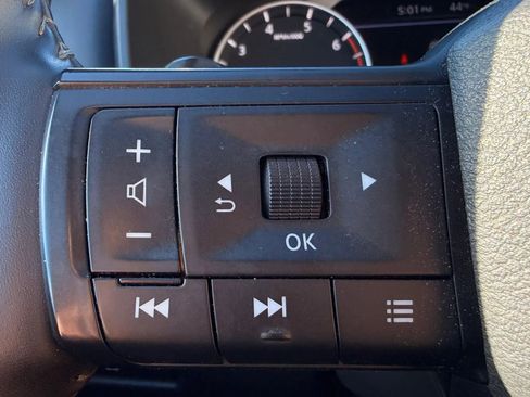 Used 2025 Nissan Rogue SV AWD/4WD image 19