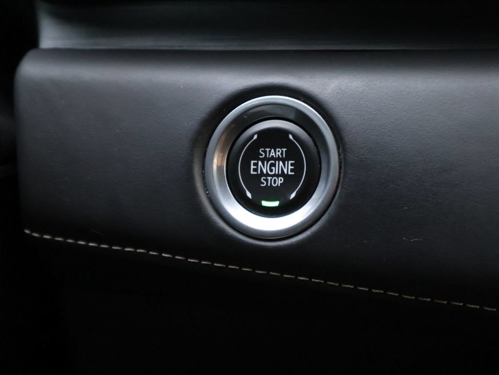 Used 2021 Cadillac Escalade Premium Luxury Platinum w/ Heavy-Duty Trailer Package AWD/4WD image 30