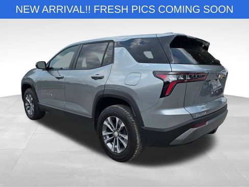 Used 2026 Chevrolet Equinox LT FWD image 5