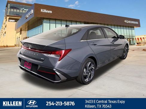 New 2025 Hyundai Elantra Limited image 8