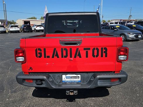 Used 2021 Jeep Gladiator Sport image 5