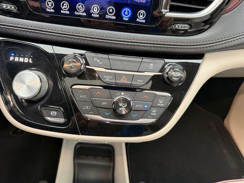 Used 2017 Chrysler Pacifica Limited w/ UConnect Theater Package image 23