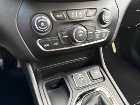 Used 2021 Jeep Cherokee Altitude image 18