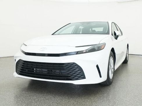 Used 2026 Toyota Camry LE FWD image 8