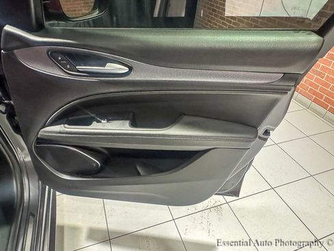 Used 2023 Alfa Romeo Stelvio Veloce image 33