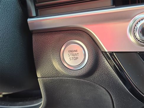 New 2025 Kia Telluride S image 28