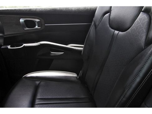 Used 2023 Kia Sorento EX w/ Panoramic Sunroof Package FWD image 14