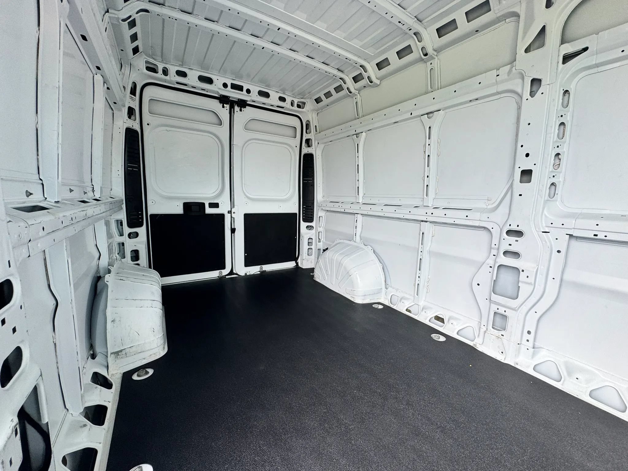 Used 2024 RAM ProMaster 2500 w/ Convenience Group FWD image 23