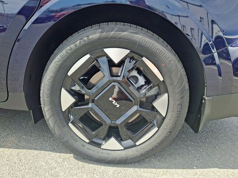 New 2026 Kia Carnival EX FWD image 5
