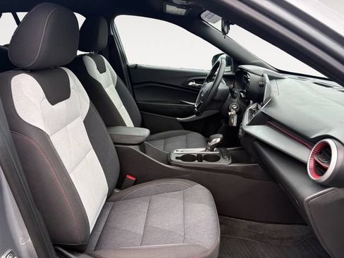 Used 2024 Chevrolet Trax RS w/ Driver Confidence Package FWD image 15