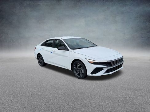 Certified 2025 Hyundai Elantra SEL image 26