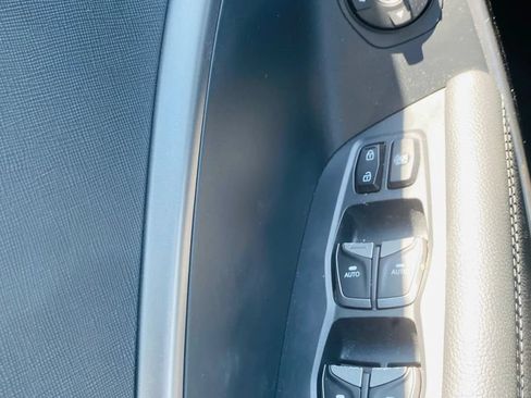 Used 2018 Hyundai Santa Fe Sport 2.0T AWD/4WD image 12