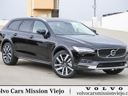 New 2025 Volvo V90 B6 Cross Country Plus w/ Protection Package Premier