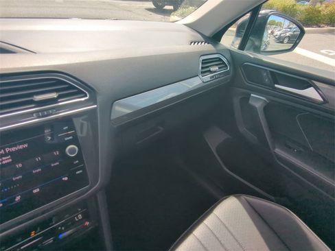 Used 2024 Volkswagen Tiguan SE image 21