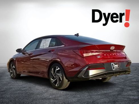 Used 2025 Hyundai Elantra SEL FWD image 6