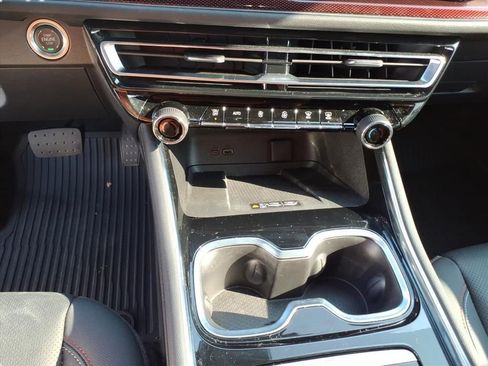 Used 2025 Chevrolet Traverse Z71 w/ LPO, Floor Liner Package image 24