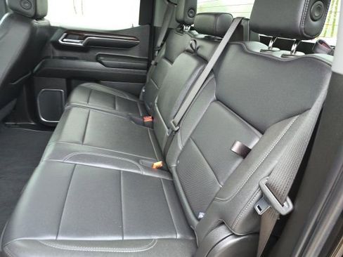 Certified 2024 GMC Sierra 1500 SLT image 10