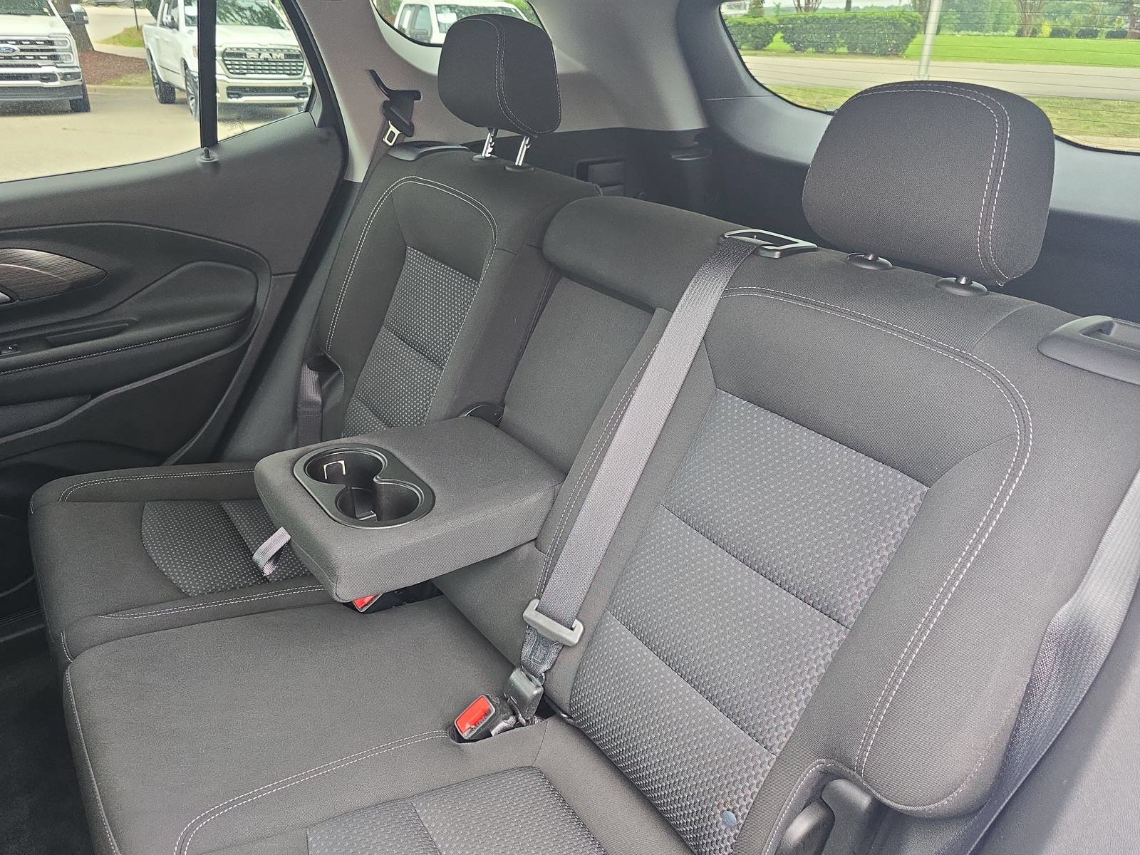 Used 2024 GMC Terrain SLE w/ Elevation Edition FWD image 13