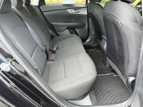 Used 2020 Kia Forte LXS FWD image 17